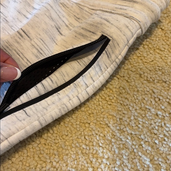 Guess Joggers - Picture 8 of 13